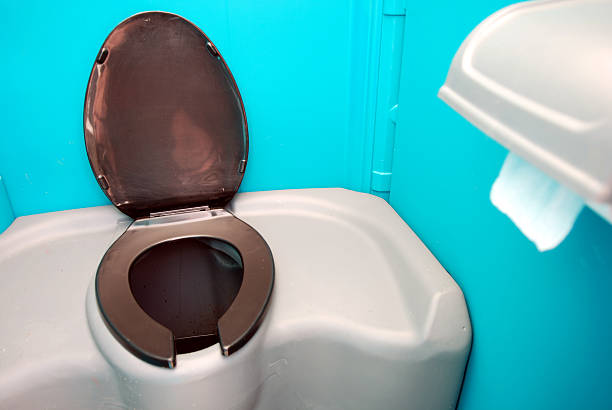 Portable Toilet Options We Offer in Defuniak Springs, FL